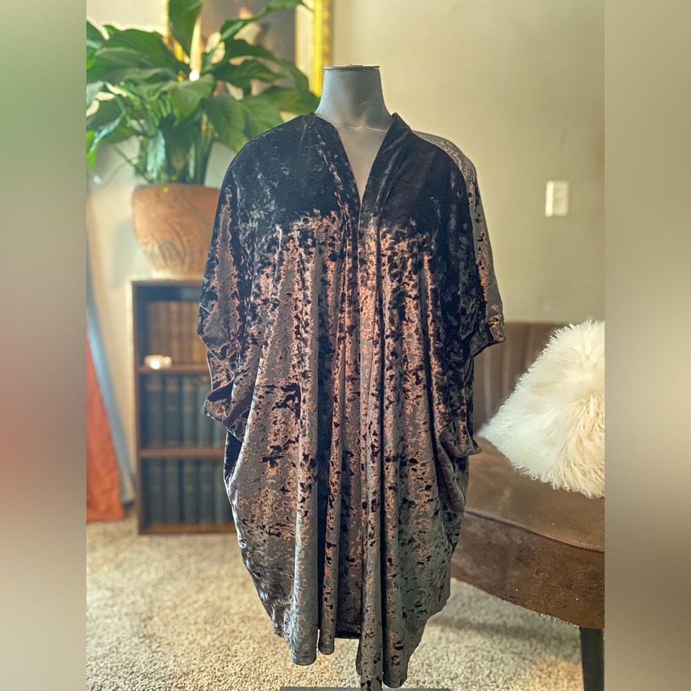 Victoria's Secret Black Velvet Kimono